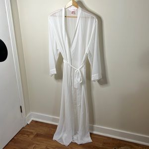 La Vie En Rose Full Length Sheer Robe Off White. Size M/L